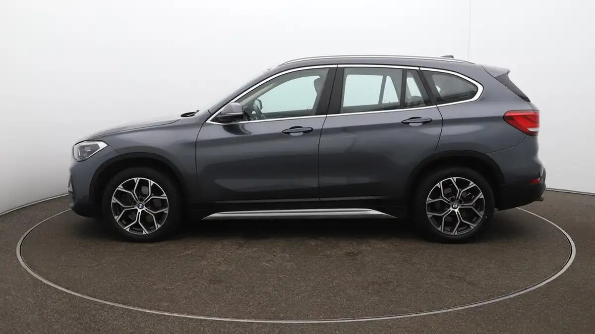 2020-bmw-x1-20-sdrive-20i-xline-big-64