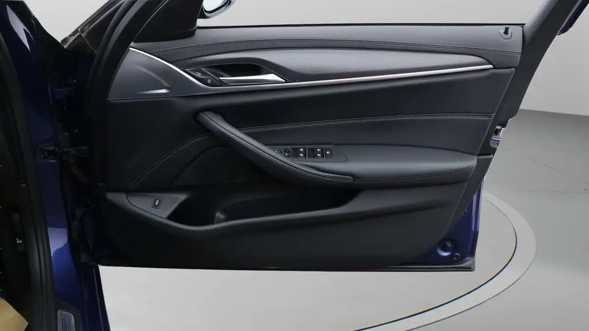 2021-bmw-5-series-20td-520d-m-sport-mht-saloon-4d-big-15