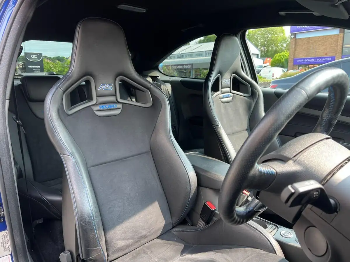 2010-ford-focus-25-rs-big-18