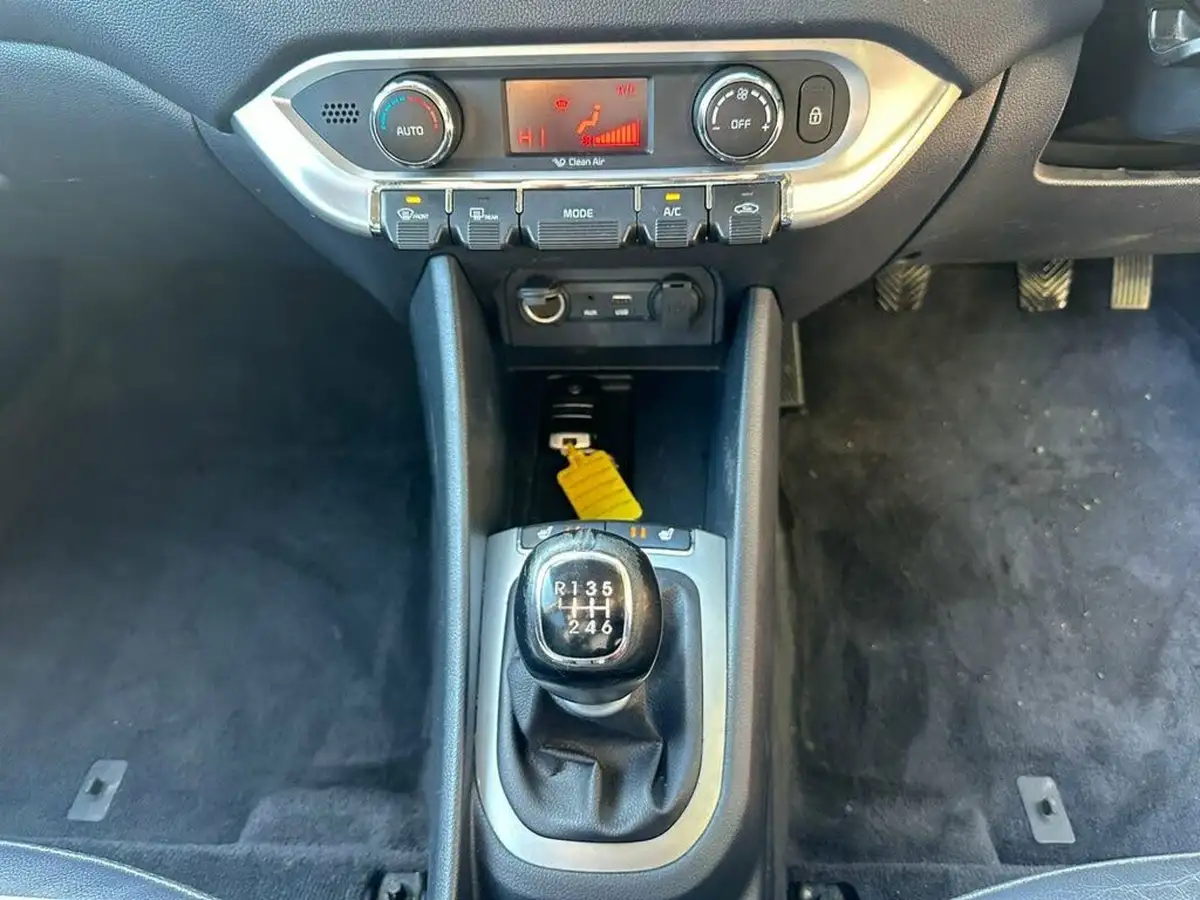2016-kia-rio-14td-4-big-16