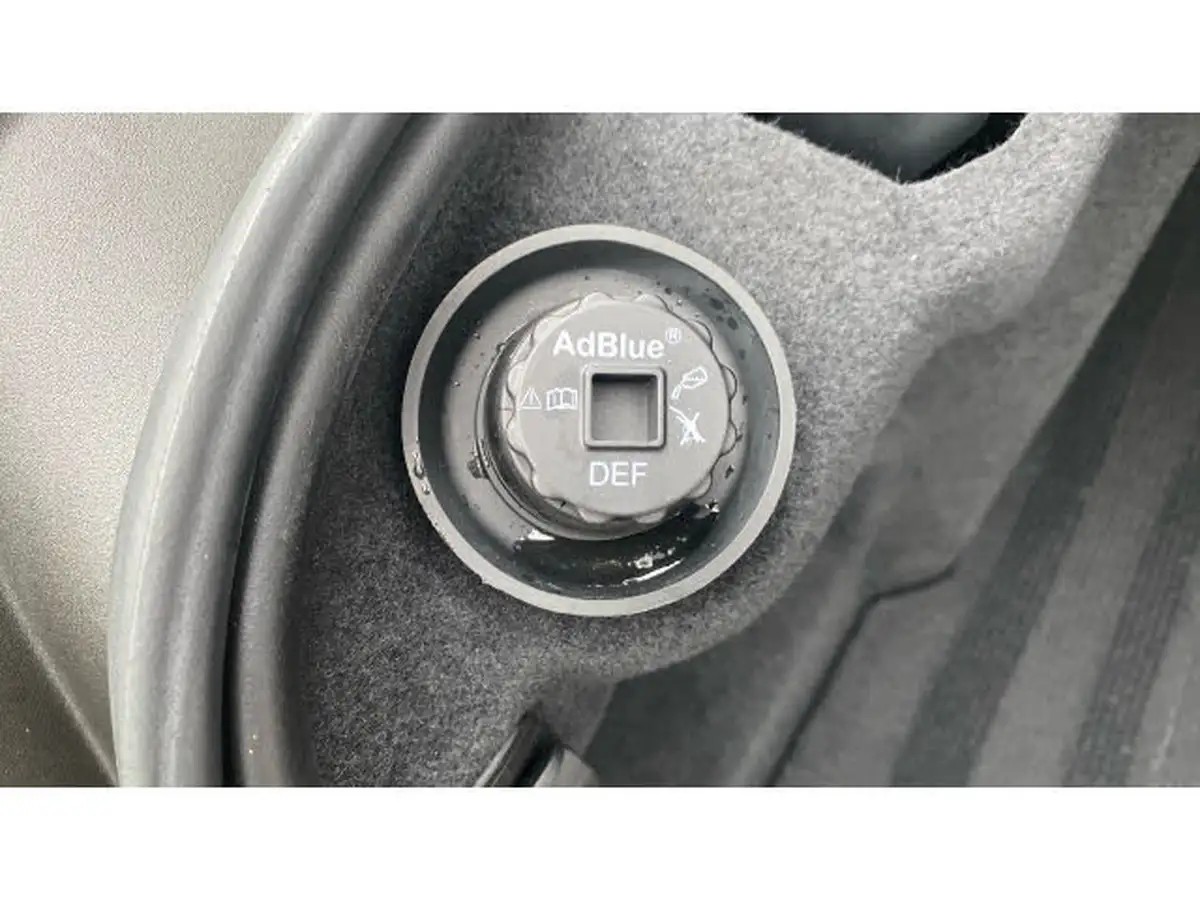 2024-jaguar-xe-20-d200-r-dynamic-s-big-28