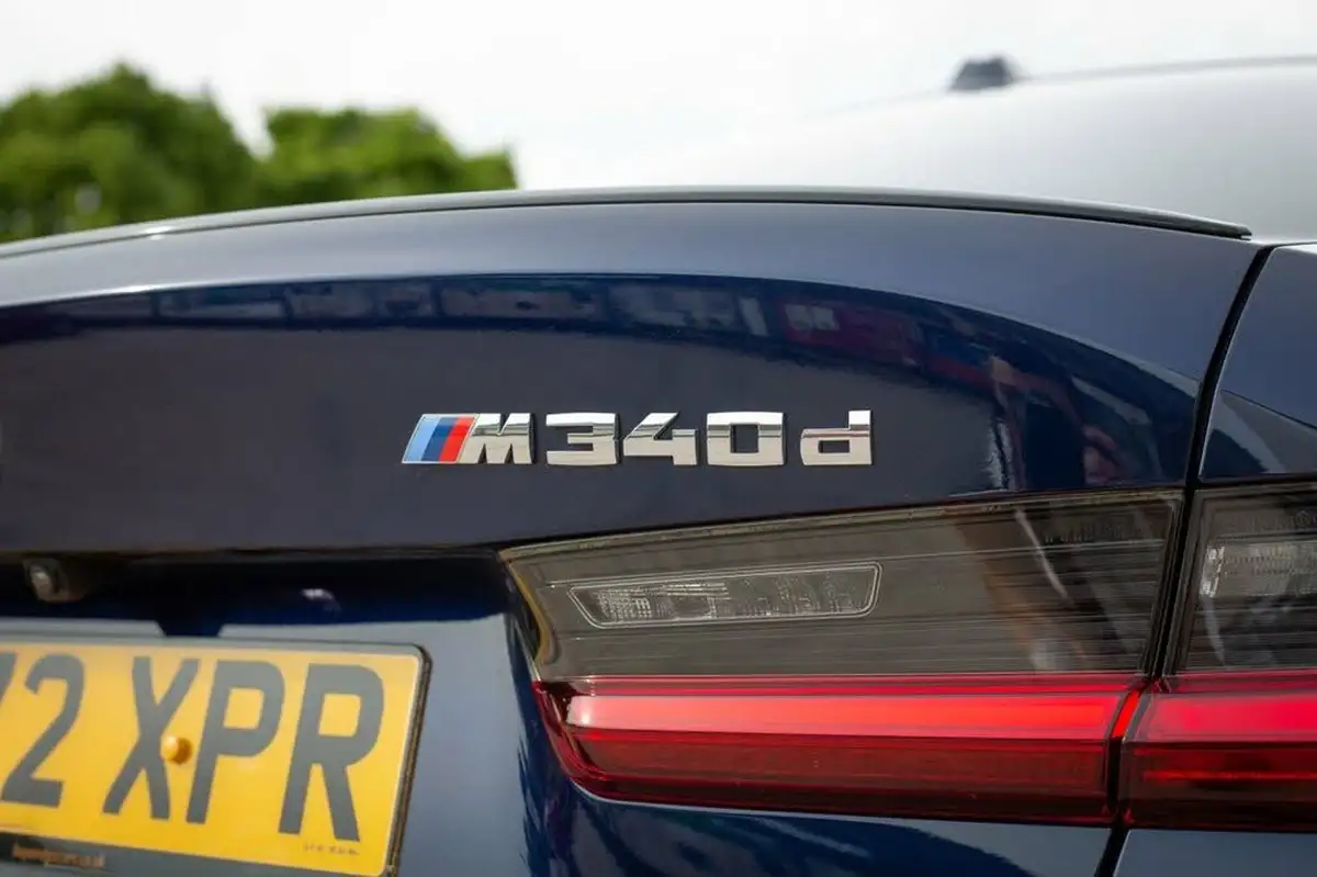 2022-bmw-3-series-30td-m340d-xdrive-saloon-4d-big-22