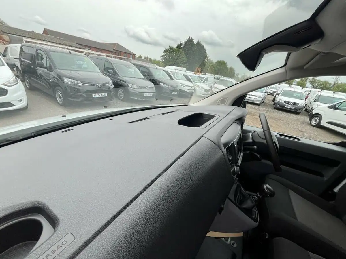 2022-vauxhall-vivaro-15td-2900-l2h1-dynamic-big-28