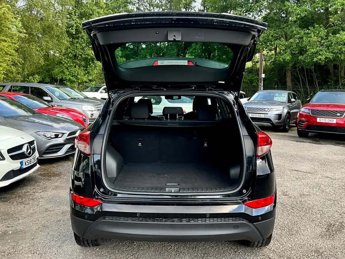 2018-hyundai-tucson-17crdi-blue-drive-go-se-141ps-dct-big-23