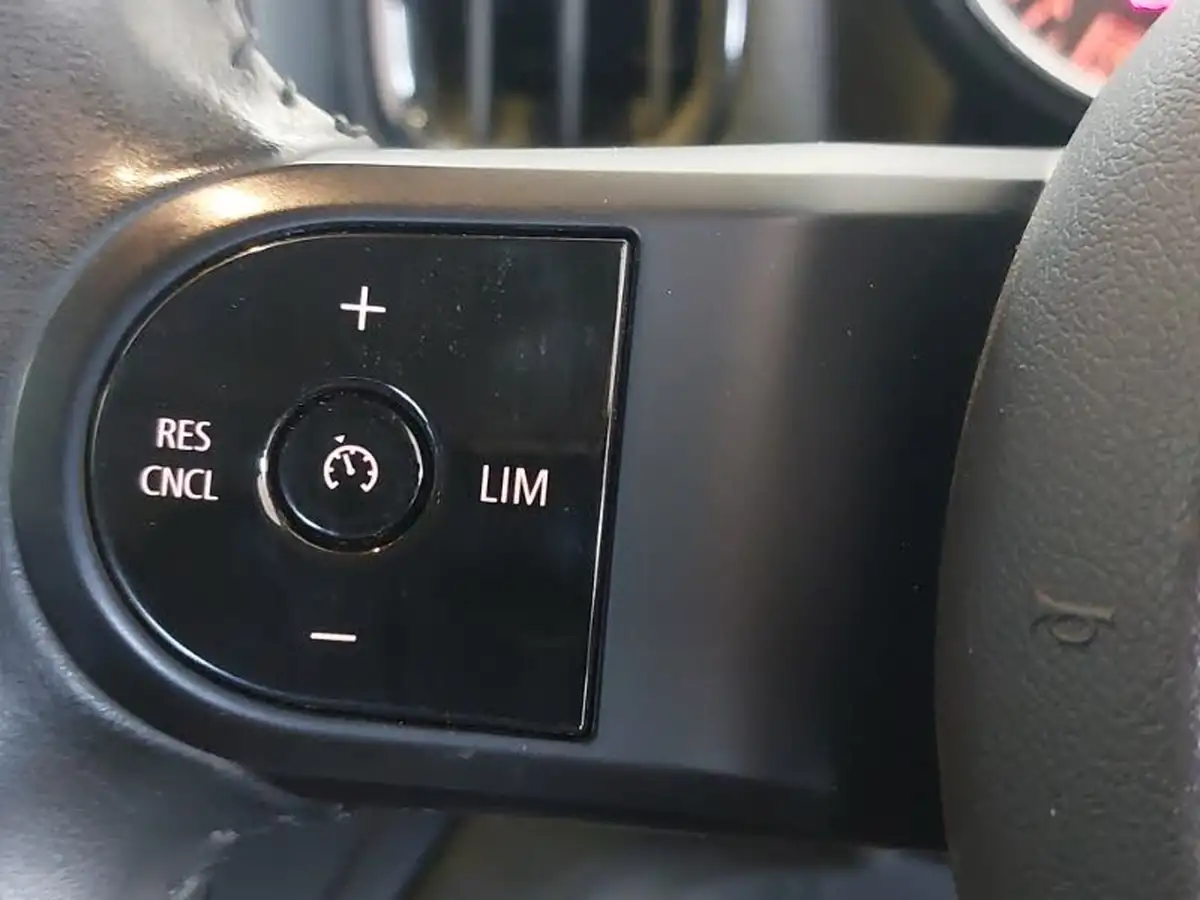 2021-mini-countryman-15-cooper-classic-big-19