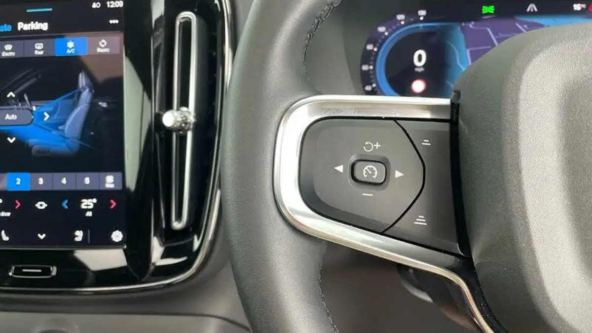 2023-volvo-xc40-20-b4-ultimate-big-20