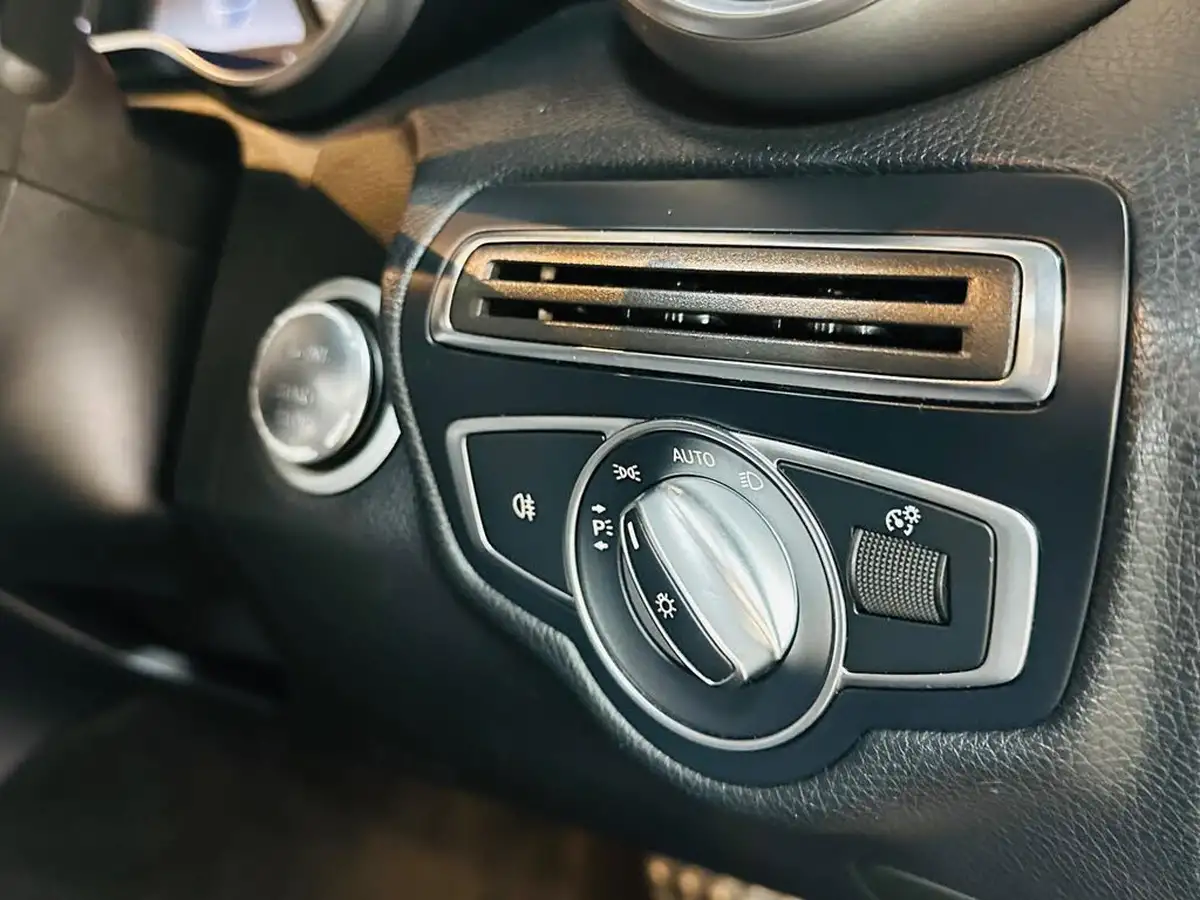 2018-mercedes-benz-c-class-21d-c220d-amg-line-premium-plusss-cabriolet-2d-9g-tronic-plus-big-51