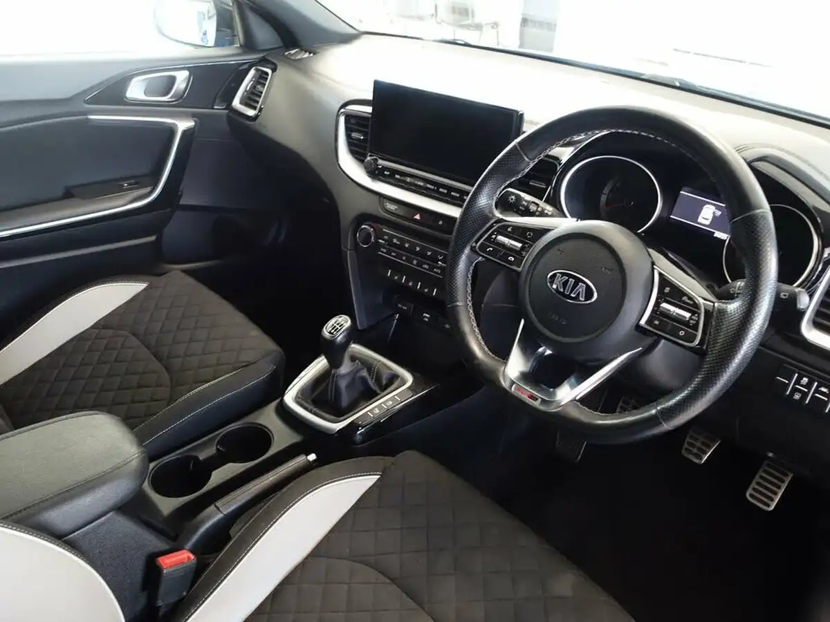 2020-kia-ceed-10-t-gdi-gt-line-big-2
