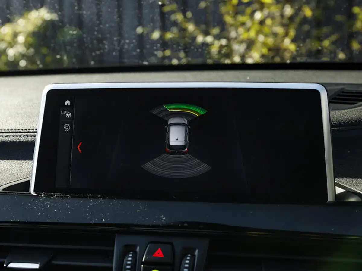2019-bmw-x1-20-sdrive-20i-xline-sdrive20i-big-13