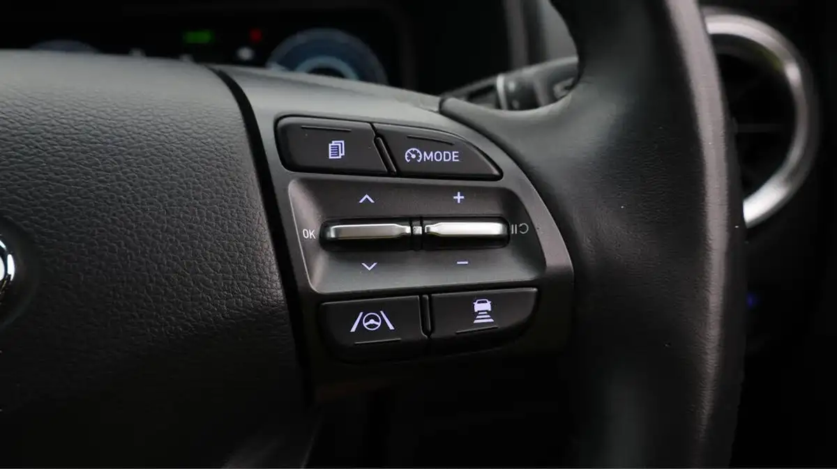 2022-hyundai-kona-e-premium-204ps-64kwh-7kw-obc-big-24