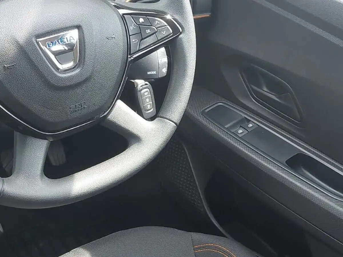 2022-dacia-sandero-stepway-10-tce-essential-90bhp-big-9