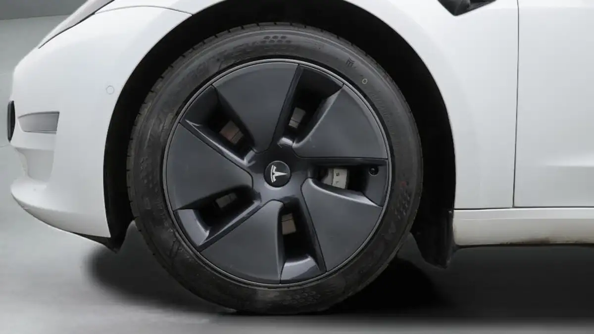 2021-tesla-model-3-e-long-range-4x4-big-18