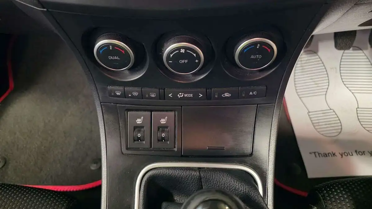 2012-mazda-mazda3-20-sport-navleather-big-18
