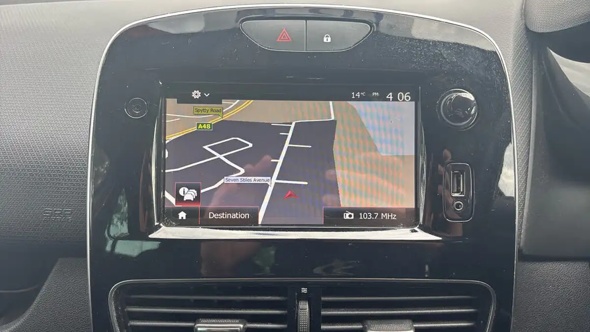 2019-renault-clio-09-tce-iconic-90ps-big-30
