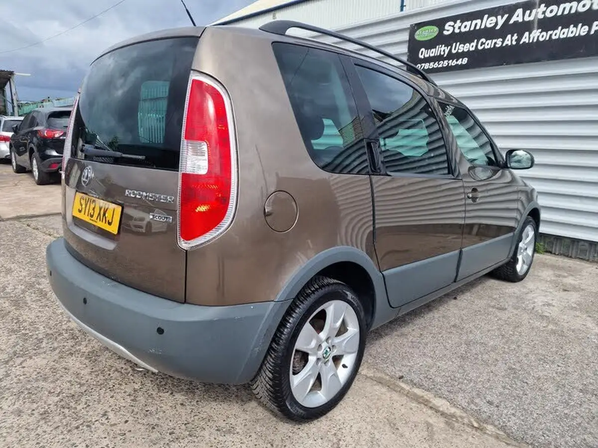 2013-skoda-roomster-16tdi-scout-105ps-big-6