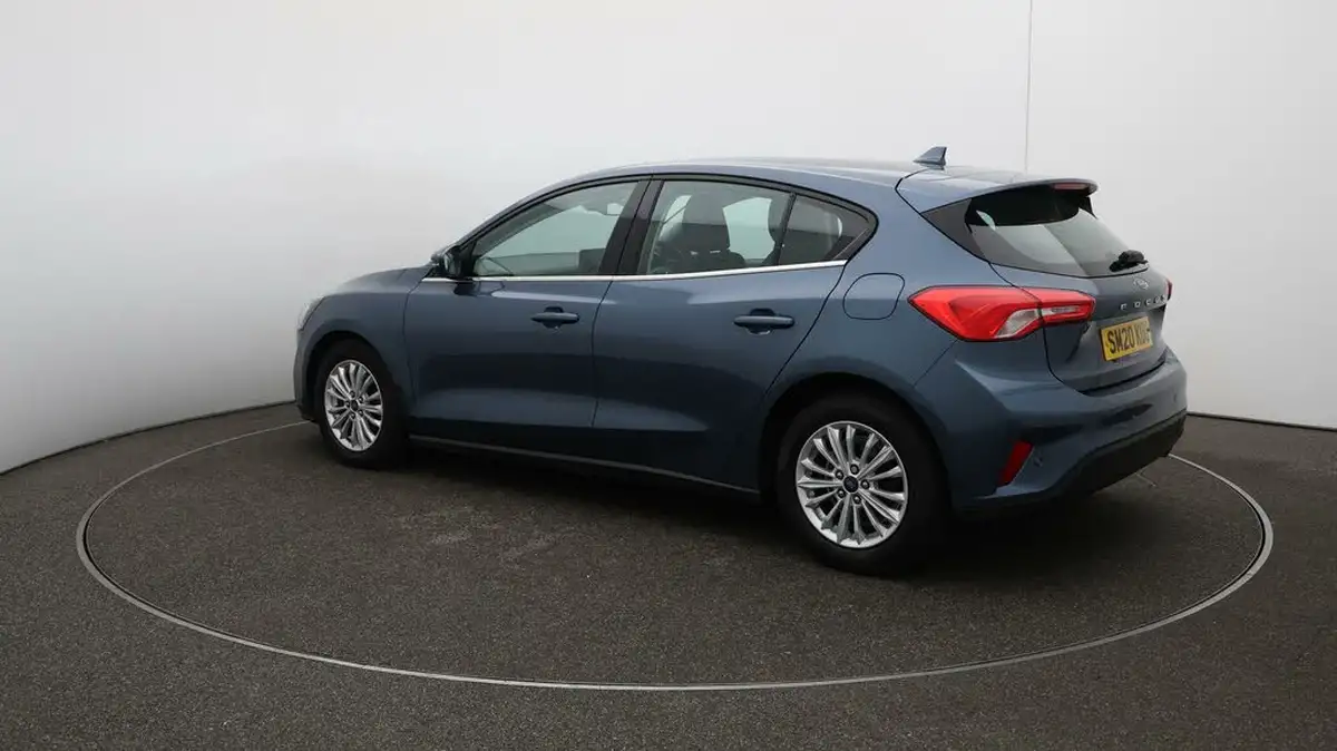 2020-ford-focus-15-titanium-hatchback-big-32