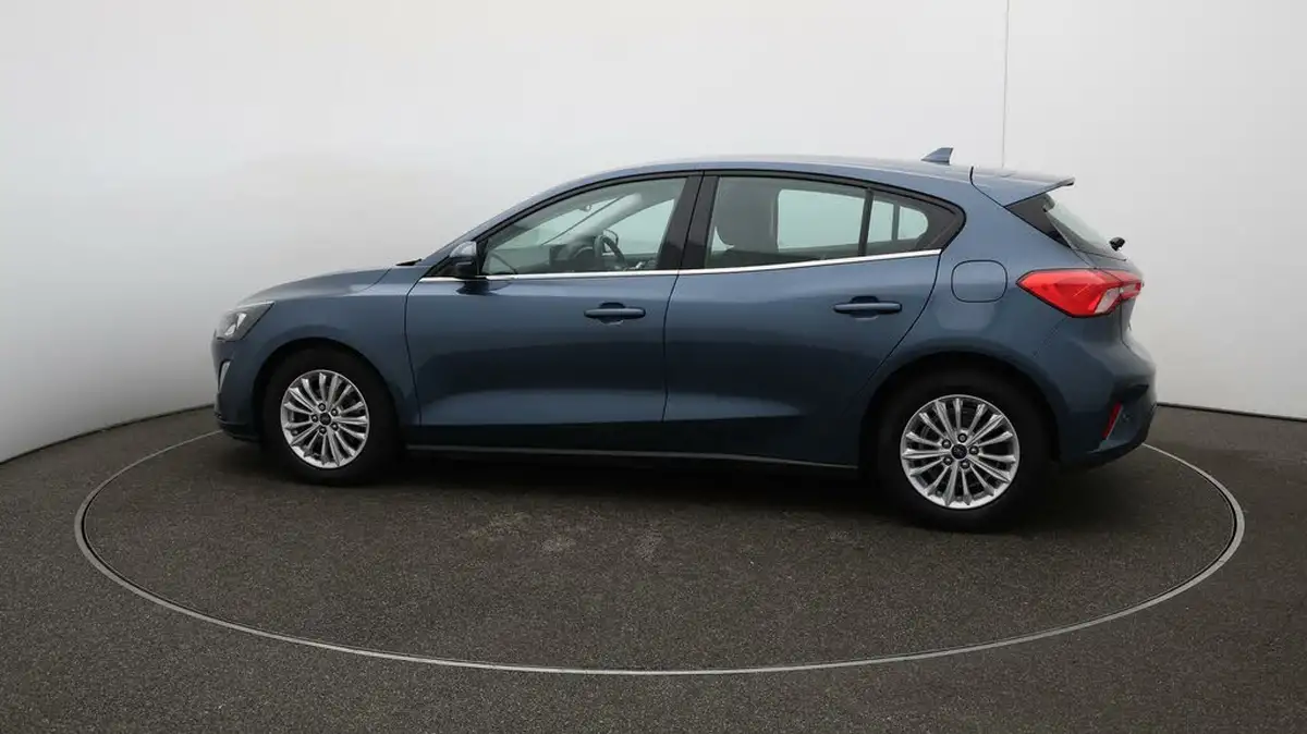 2020-ford-focus-15-titanium-hatchback-big-56