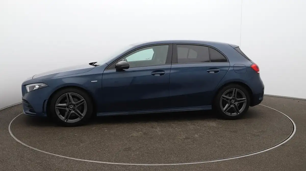 2022-mercedes-benz-a-class-13-a200-amg-line-edition-executive-hatchback-5d-big-67