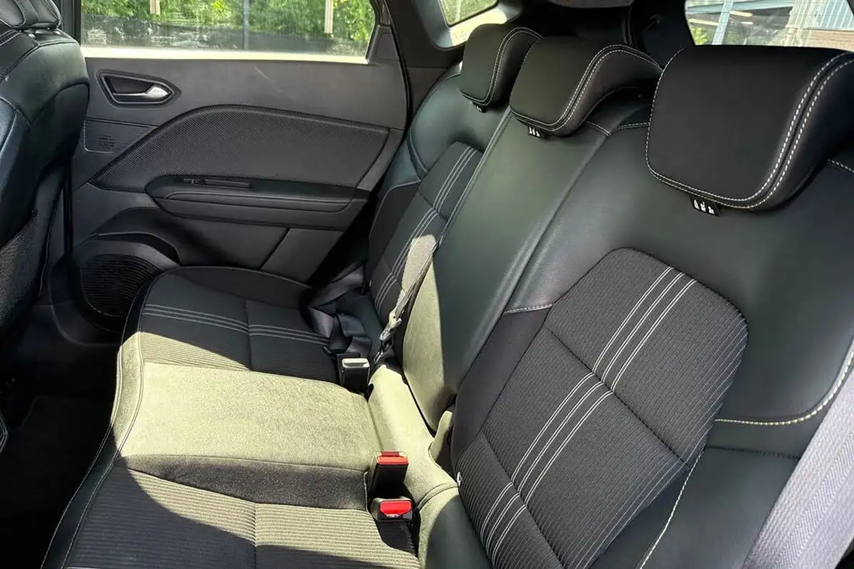 2023-renault-captur-16-e-tech-engineered-145ps-full-big-18