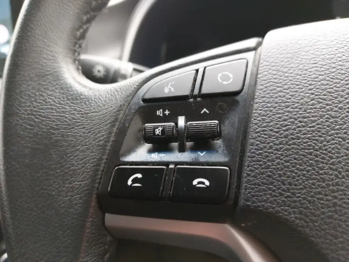 2018-hyundai-tucson-16-gdi-premium-big-12