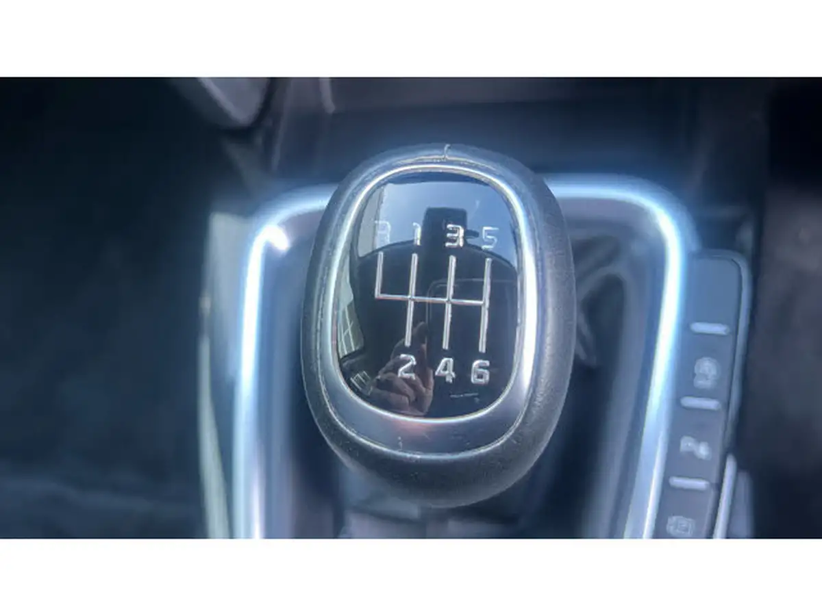 2022-kia-ceed-15-t-gdi-3-sportswagon-big-27