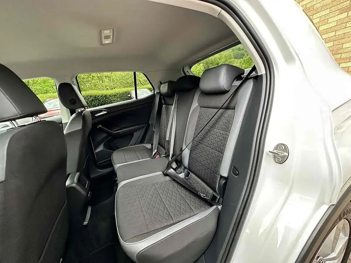 2022-volkswagen-t-cross-10-tsi-sel-big-28