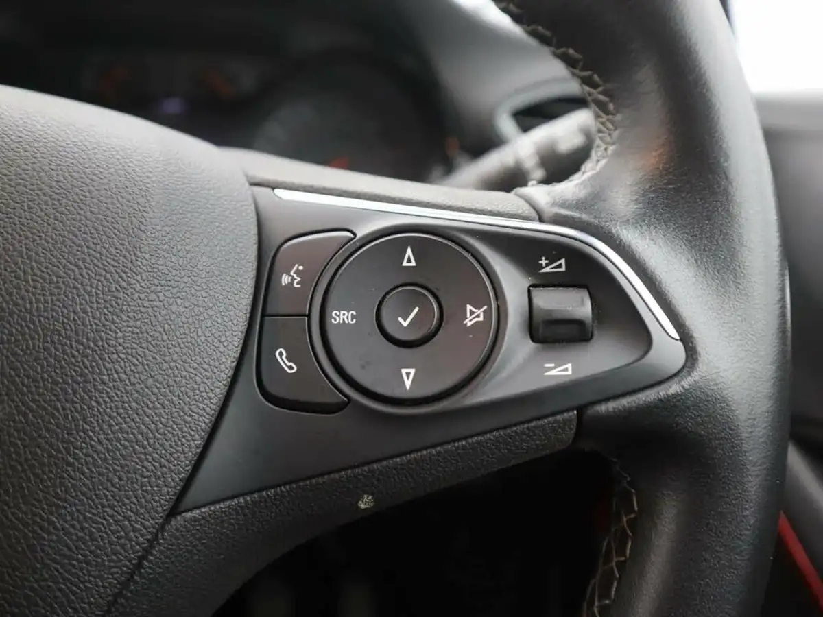 2022-vauxhall-crossland-15-gs-line-big-34