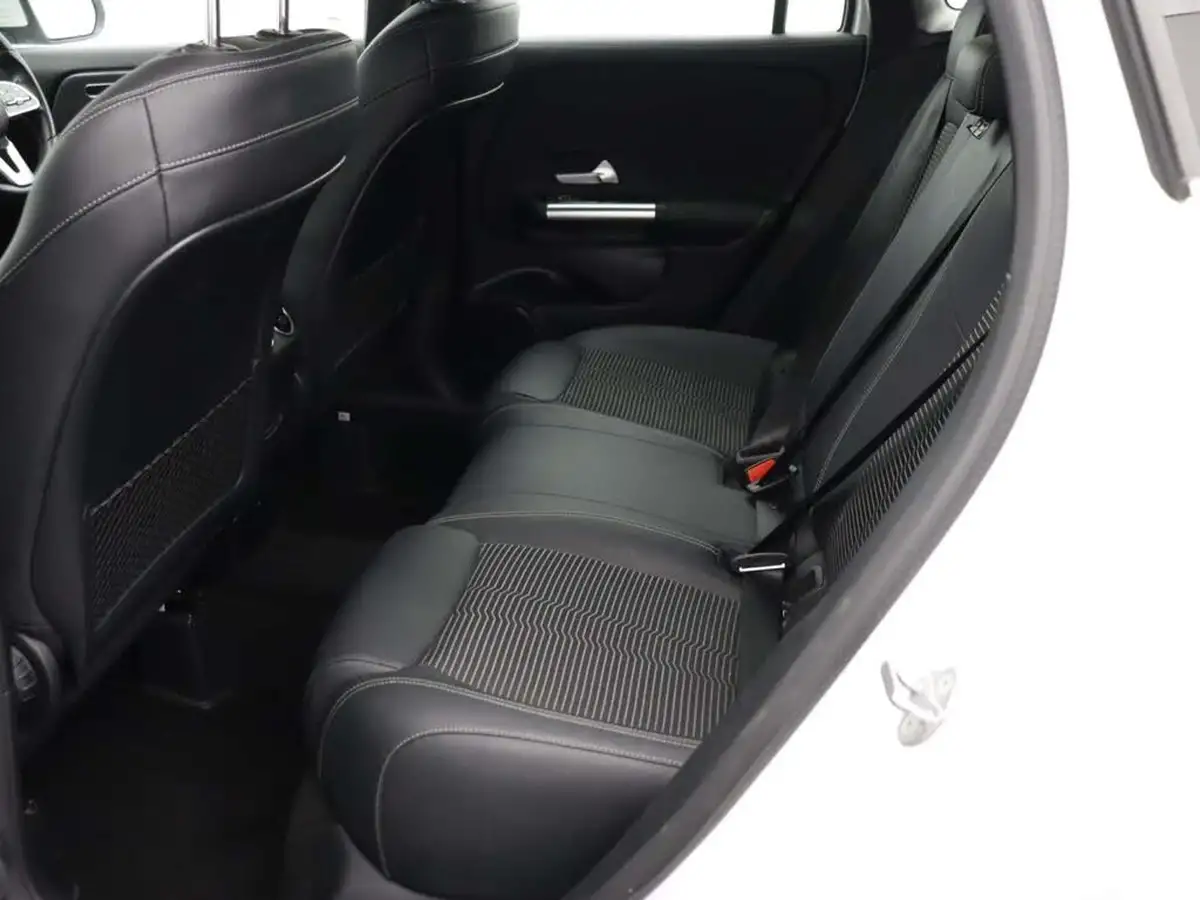 2021-mercedes-benz-gla-class-13-gla-200-sport-executive-big-14
