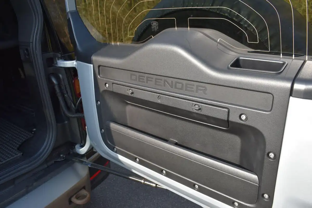 2021-land-rover-110-defender-30-d300-x-dynamic-se-big-23