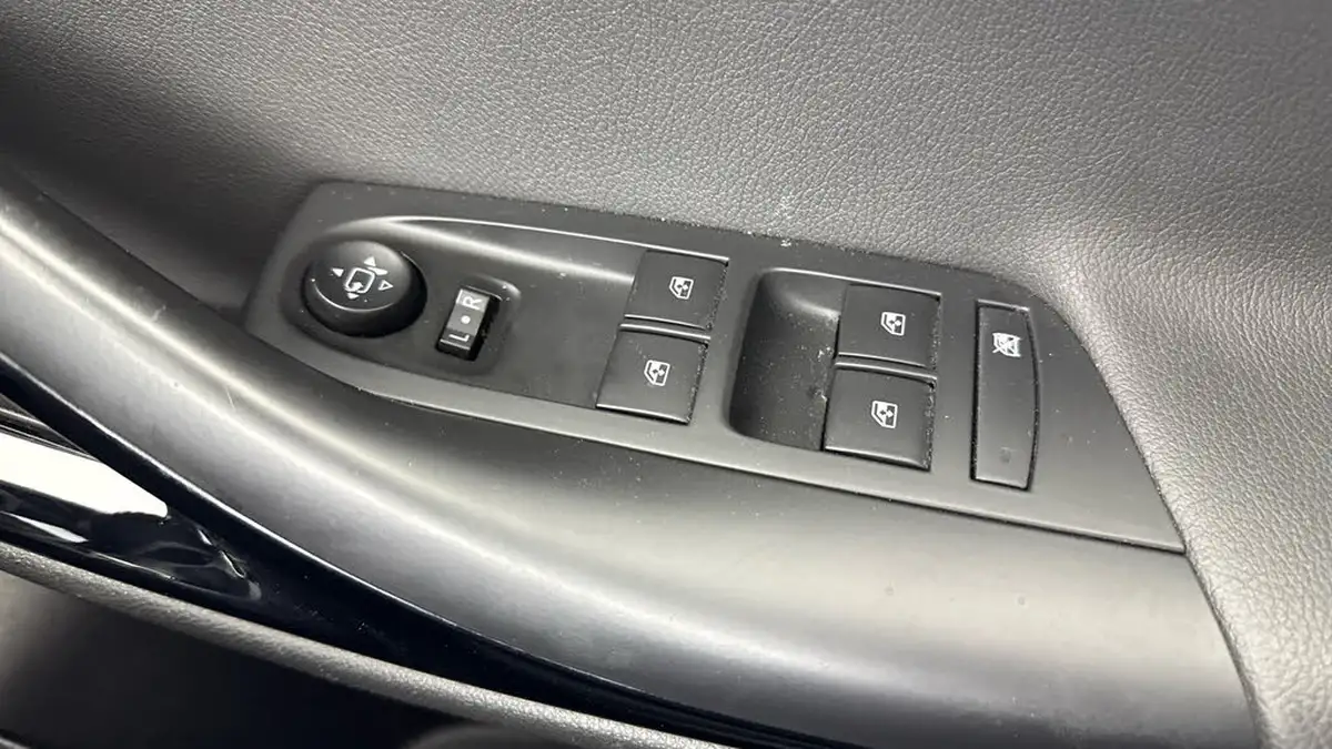 2018-vauxhall-astra-16i-turbo-elite-nav-hatchback-big-19