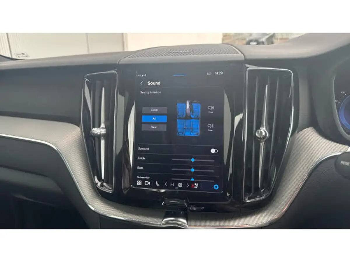 2024-volvo-xc60-20-b5-plus-big-35