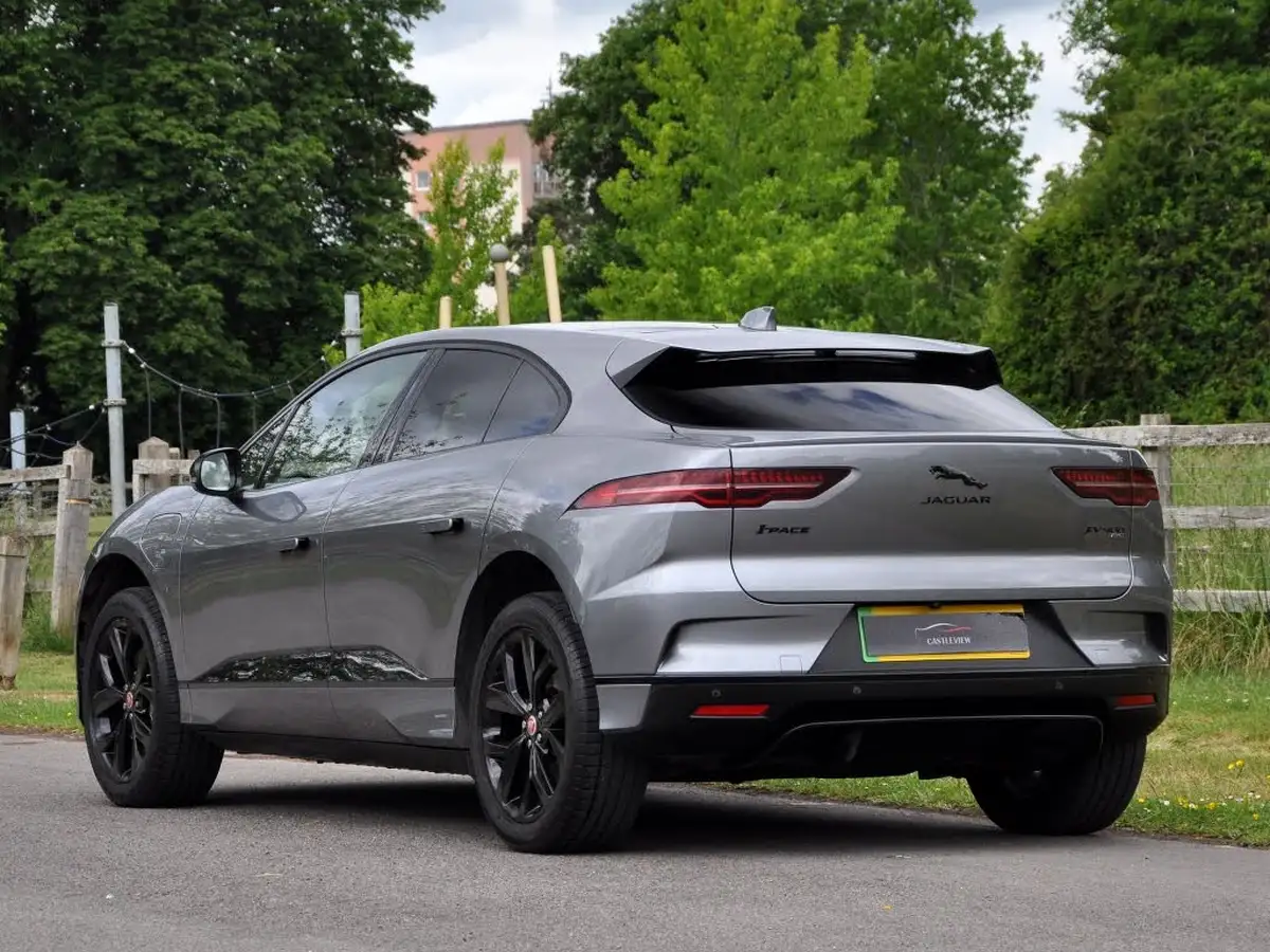 2021-jaguar-i-pace-ev400-black-big-43