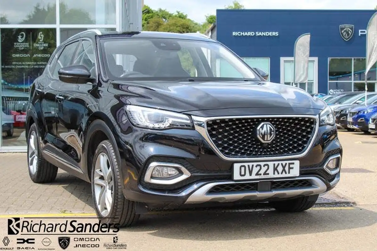2022-mg-hs-15t-gdi-exclusive-162ps-big-0