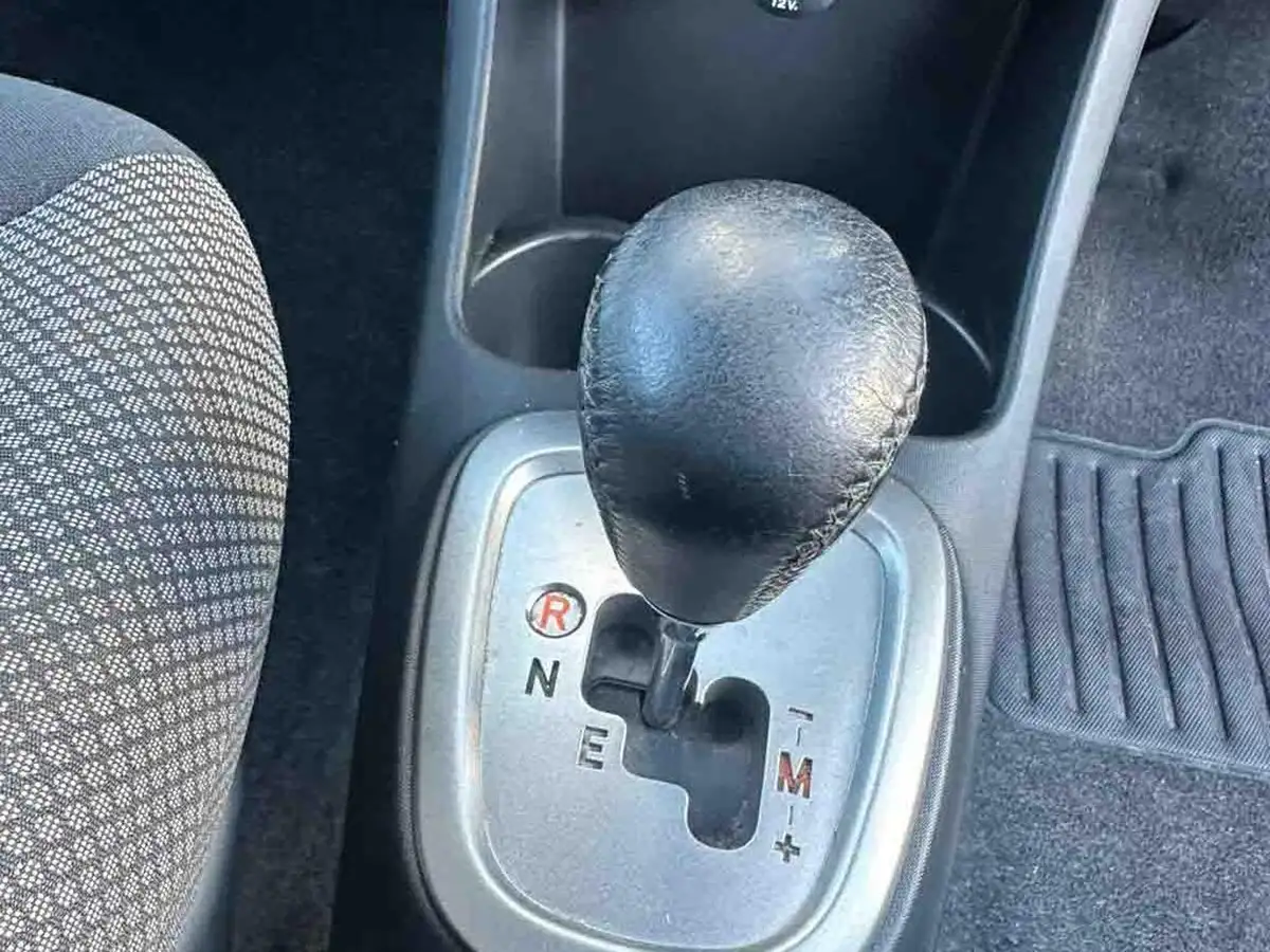 2013-toyota-aygo-10-aygo-fire-5d-mm-big-8