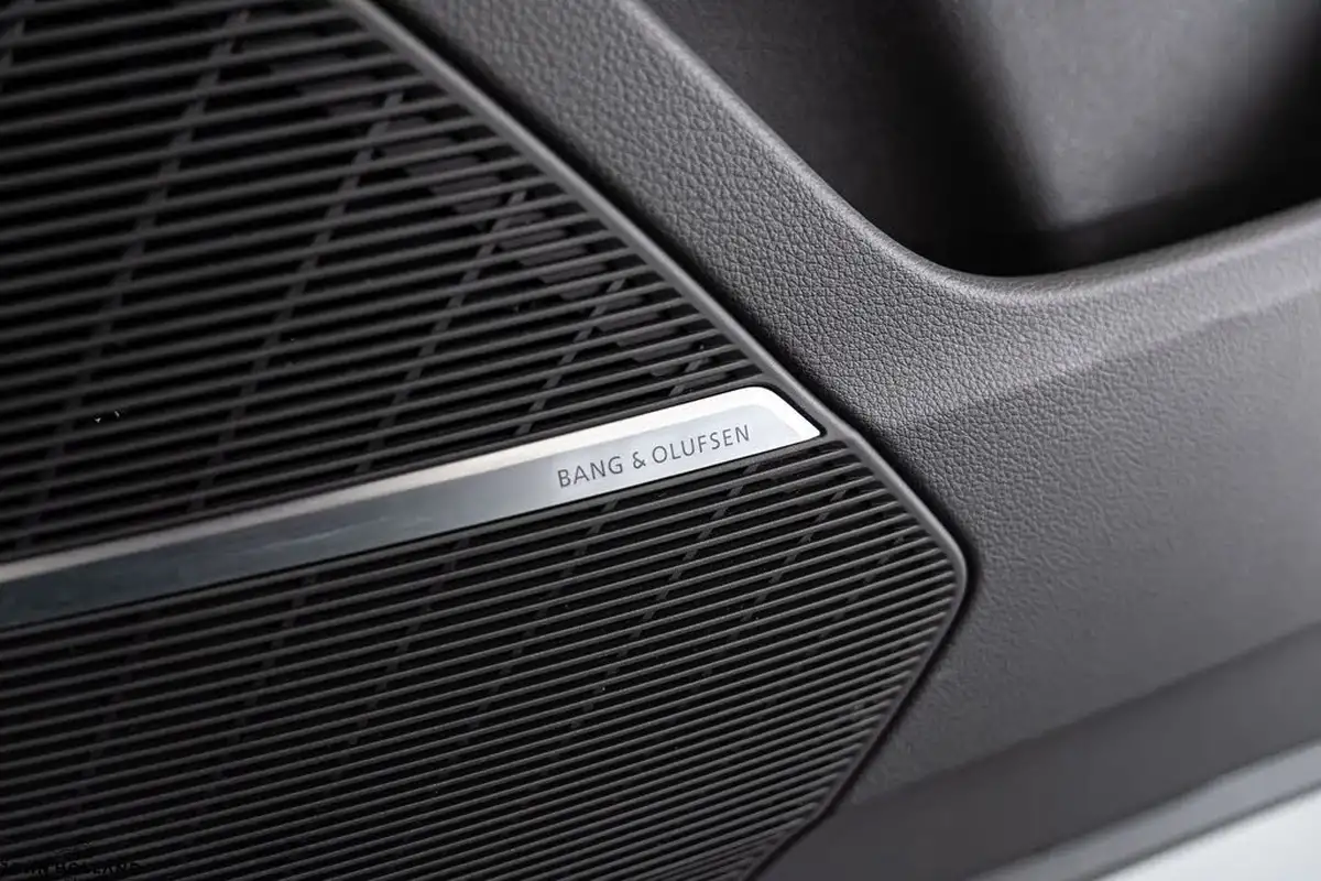 2022-audi-sq8-40-tfsi-black-edition-big-35