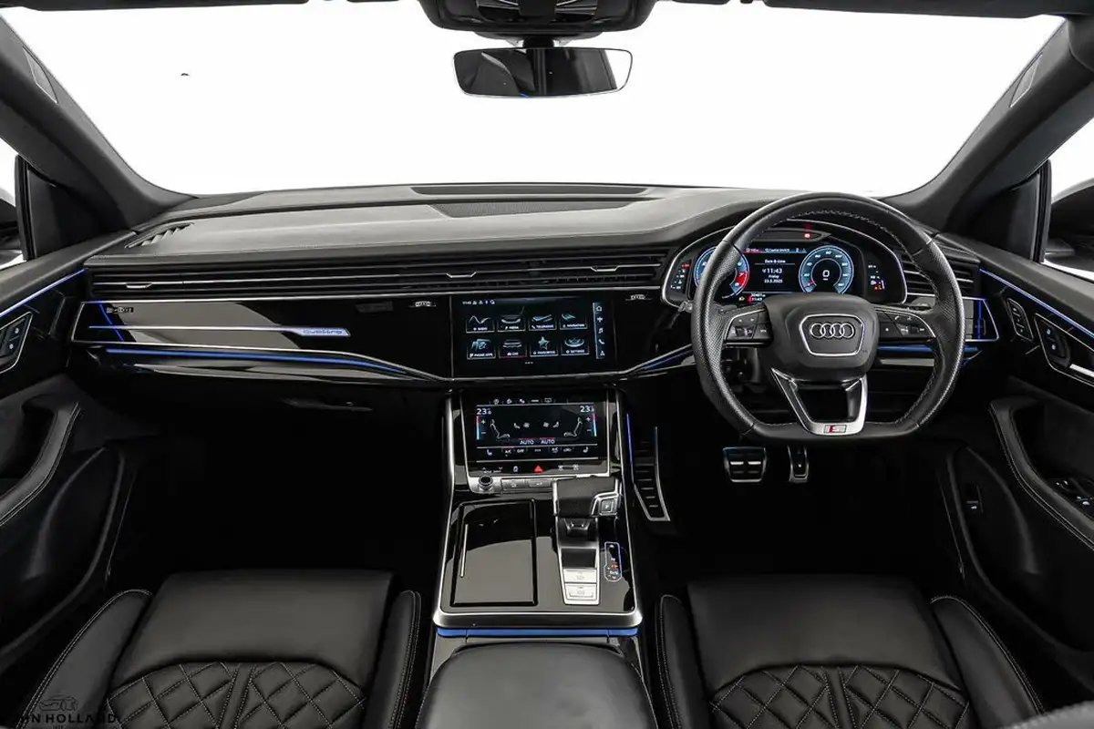 2022-audi-sq8-40-tfsi-black-edition-big-11