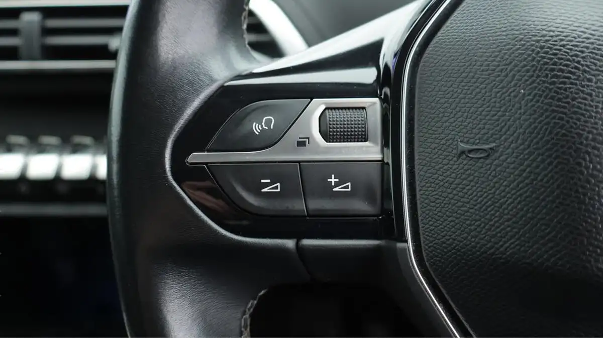 2018-peugeot-3008-suv-15-bluehdi-allure-big-23
