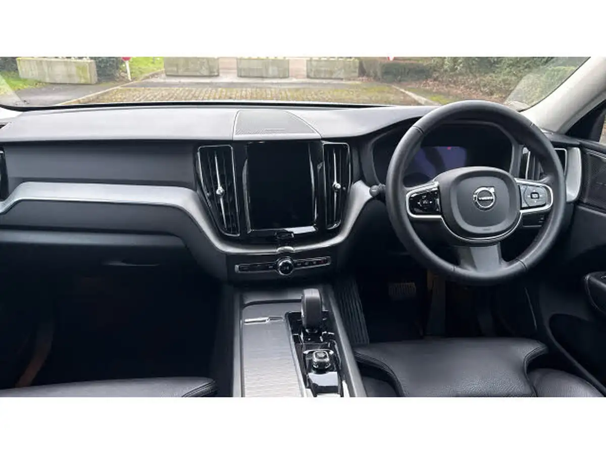 2023-volvo-xc60-20td-b4-plus-big-19