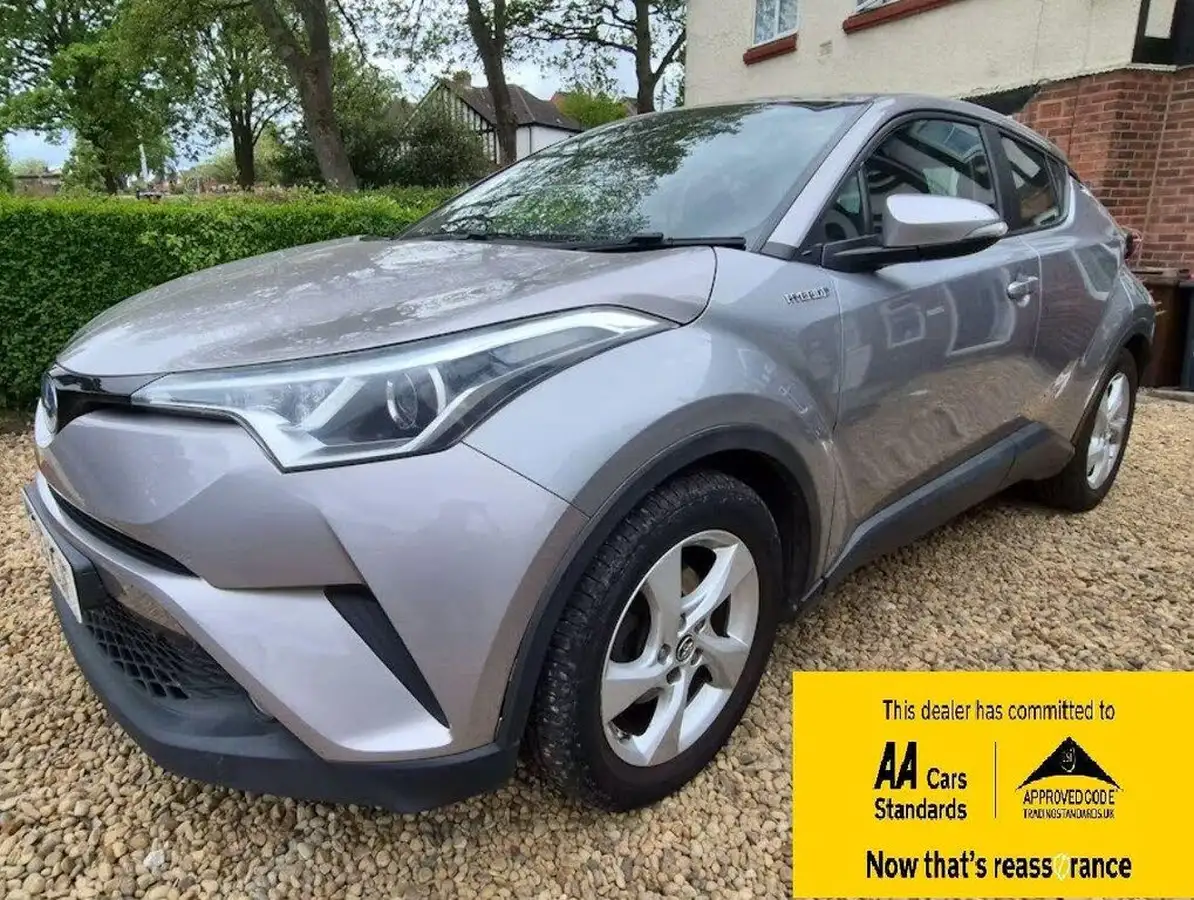 2017-toyota-c-hr-18-vvt-i-icon-tech-pack-big-1
