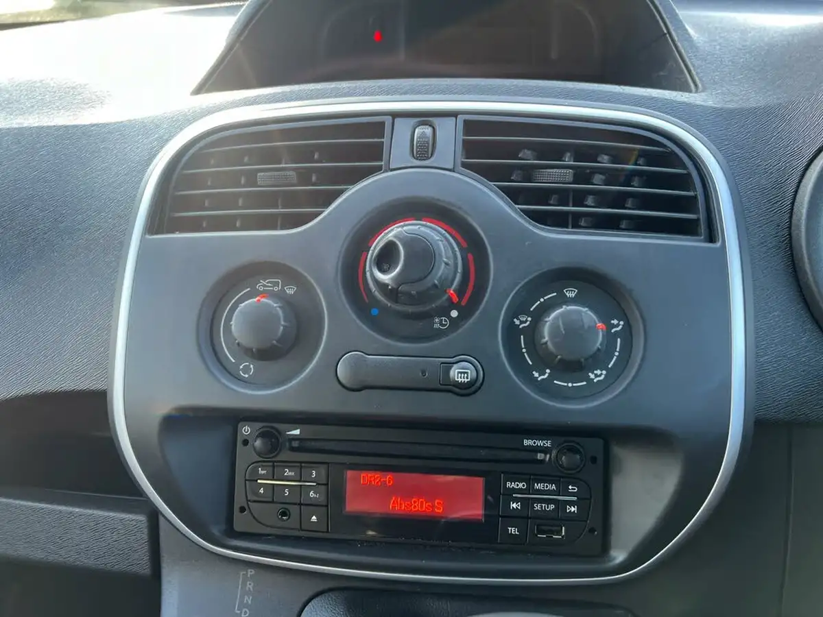 2019-renault-kangoo-maxi-e-maxi-ze33-panel-big-11