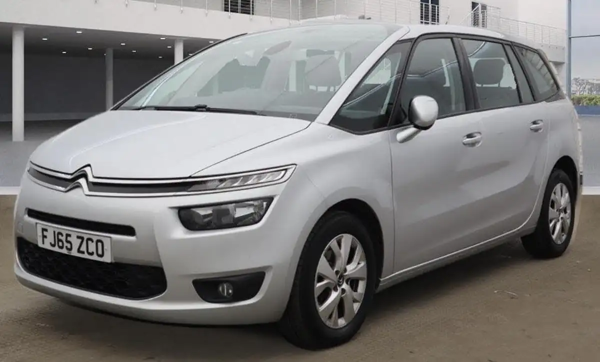 2015-citroen-grand-c4-picasso-16bluehdi-exclusive-eat6-big-2