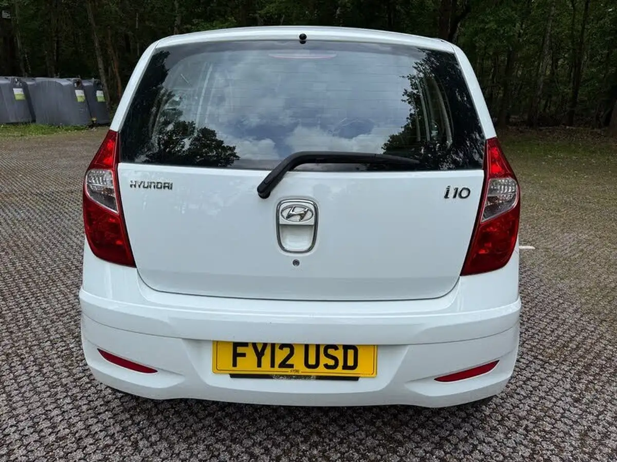 2012-hyundai-i10-12-active-big-9