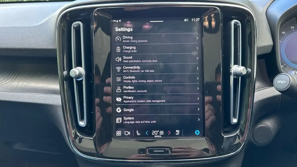 2022-volvo-c40-e-twin-recharge-pro-big-11