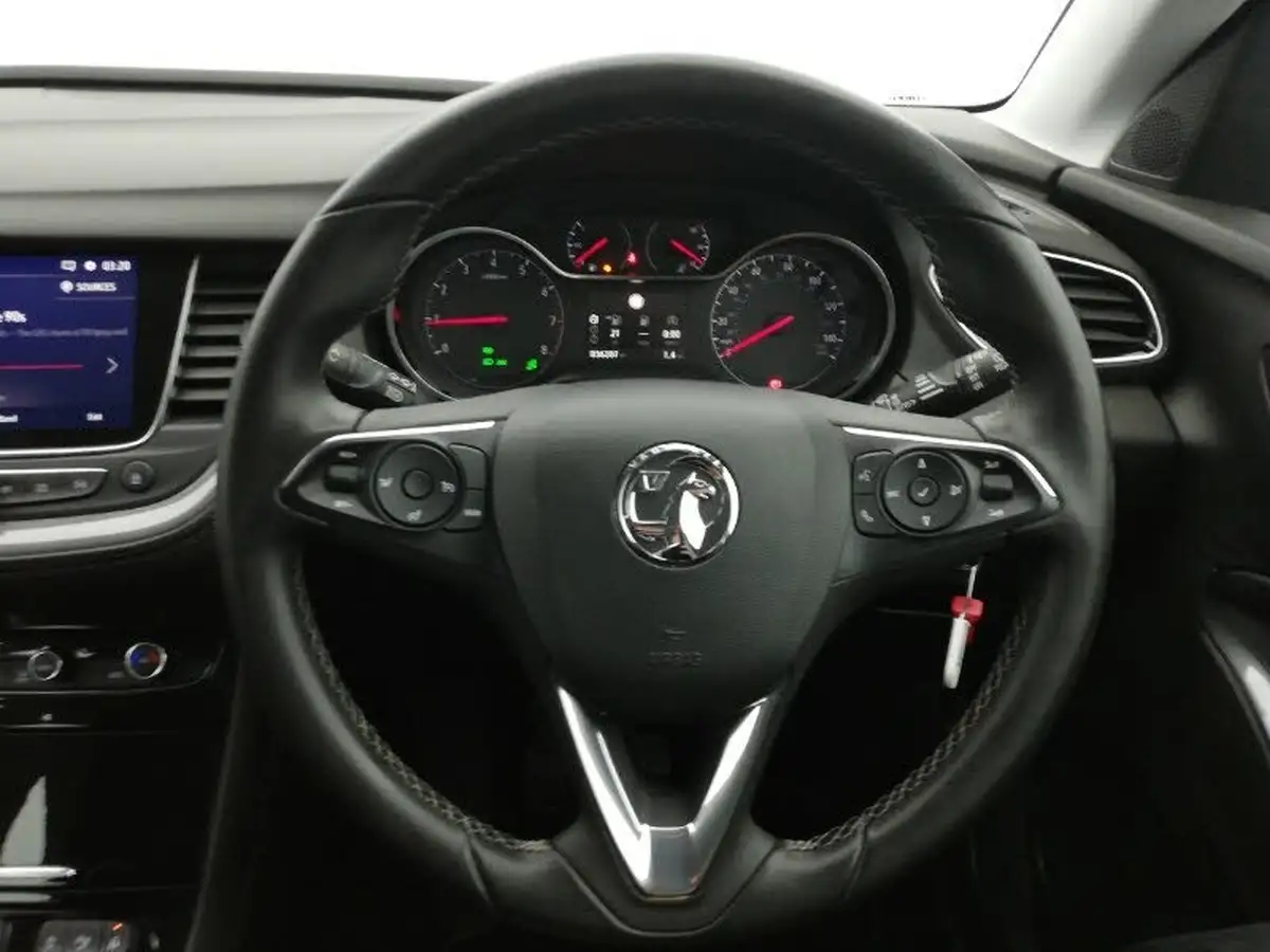 2018-vauxhall-grandland-x-12-tech-line-nav-130ps-big-10
