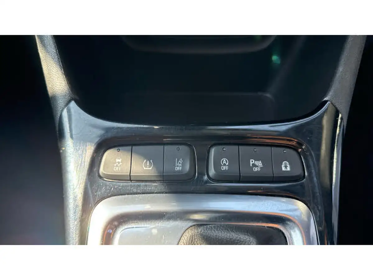 2022-vauxhall-crossland-12-elite-edition-130ps-auto-big-41