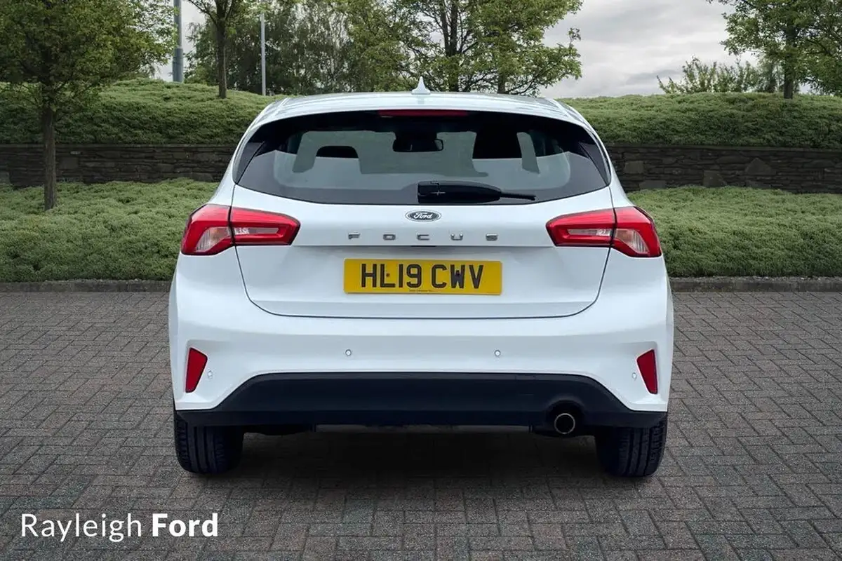 2019-ford-focus-15t-titanium-hatchback-big-4