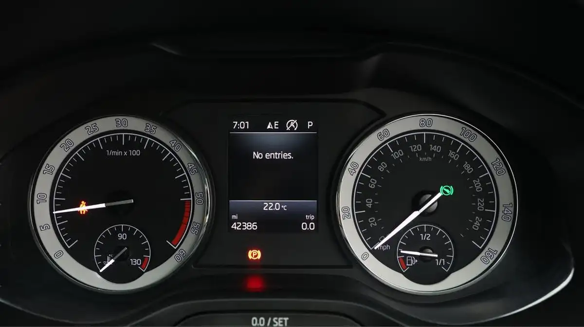 2019-skoda-karoq-16tdi-se-l-dsg-big-12