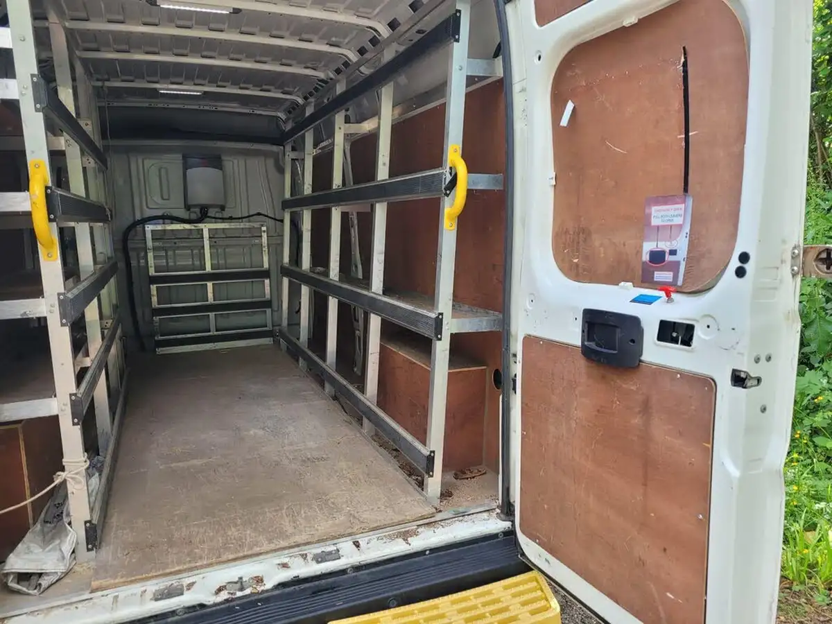 2019-peugeot-boxer-20-bluehdi-professional-435-l3h2-130-big-18