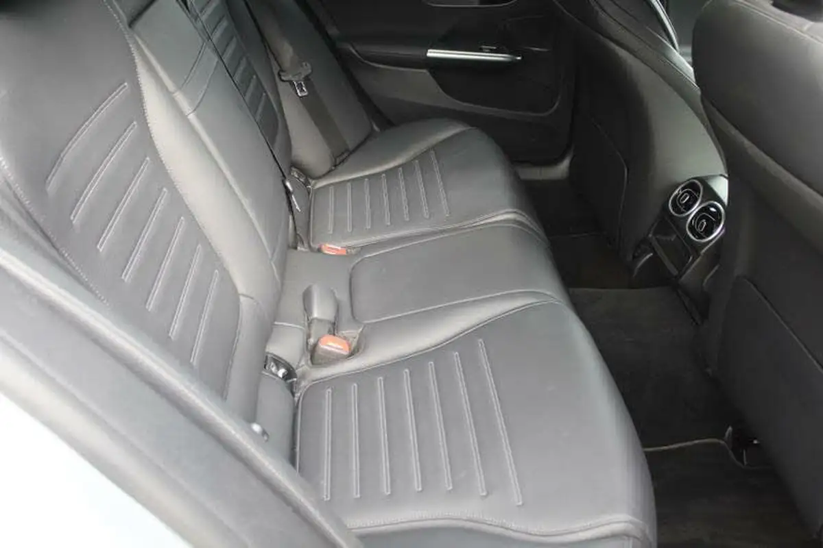 2022-mercedes-benz-c-class-15-c200-amg-line-premium-estate-5d-big-4
