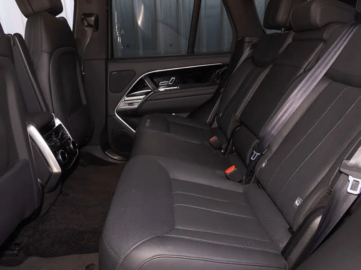 2022-land-rover-range-rover-30-p440e-se-big-5